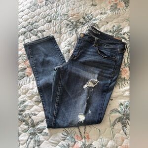 American Eagle Distressed Jegging